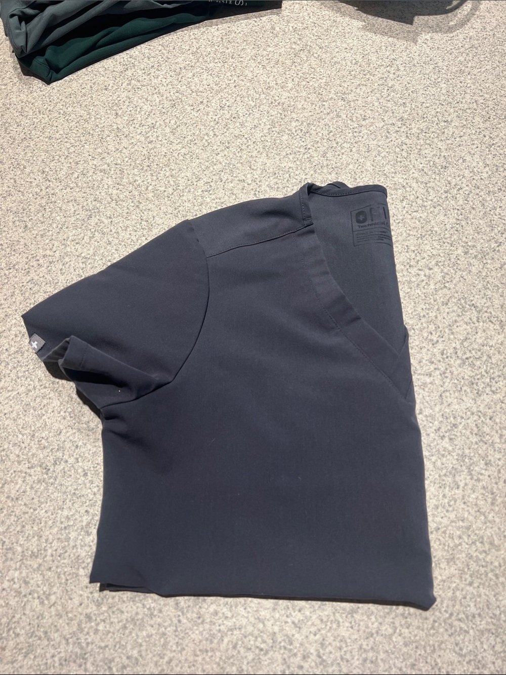 Figs Catarina top in Charcoal